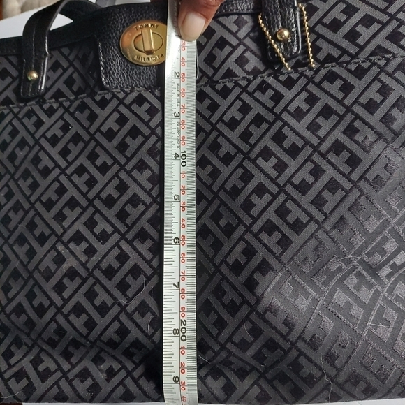 Tommy Hilfiger Black Handbag/Purse - Picture 14 of 16